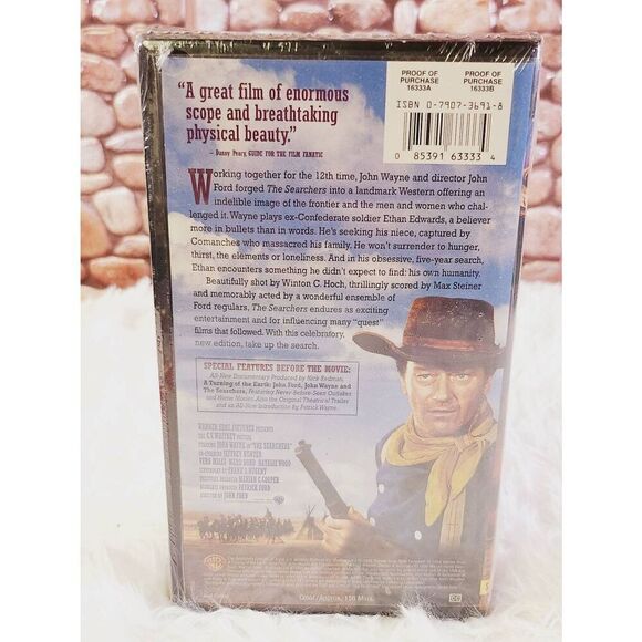 John Wayne in The Searchers - Picture 2 of 4